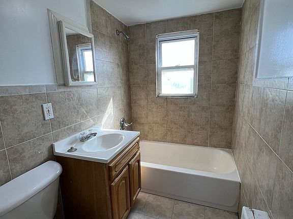 3rd image of 17 Nelson St