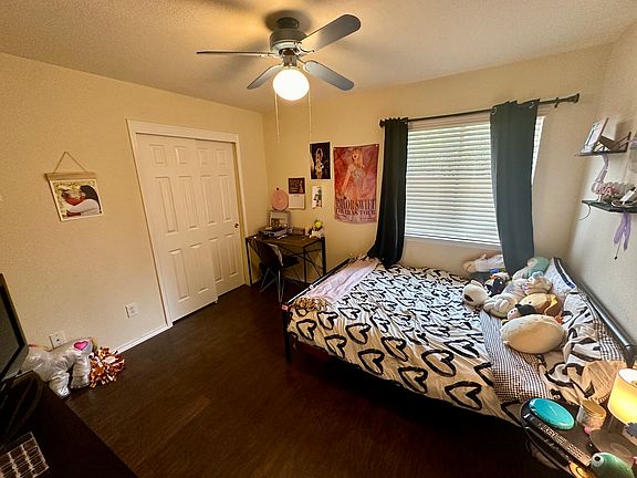 5th image of 1012 Henderson Dr