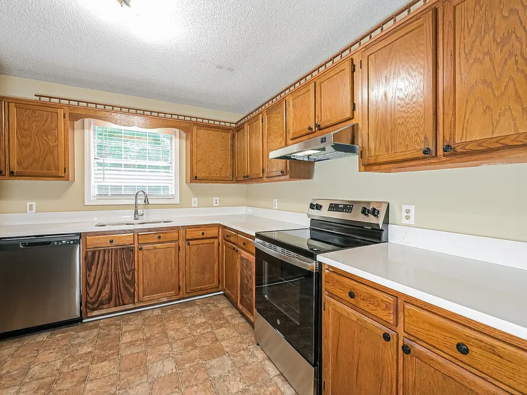 1610 Summit Rdg — Photo 7