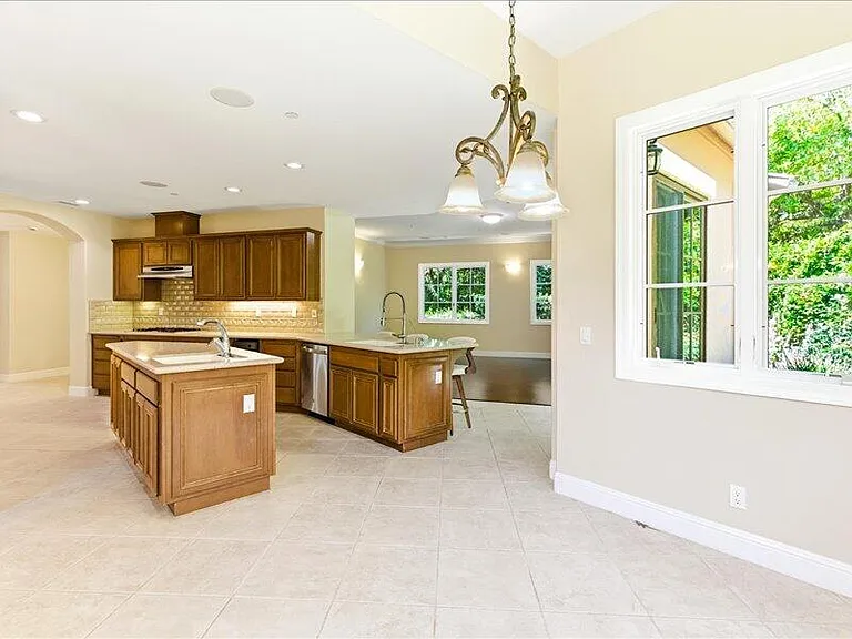 4698 Granada Way — Photo 18