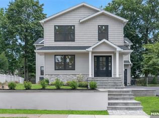 11 John Pl, Bergenfield, NJ 07621