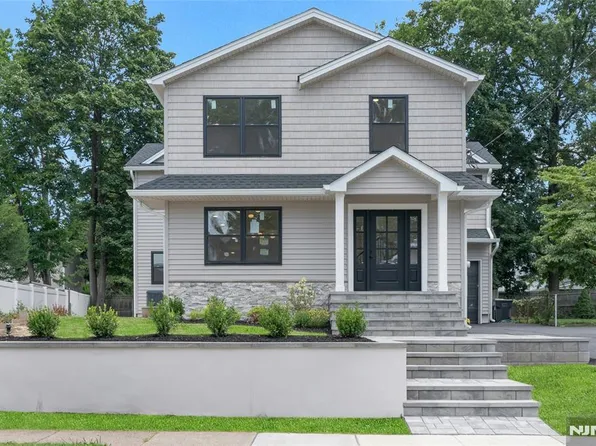 11 John Pl, Bergenfield, NJ 07621