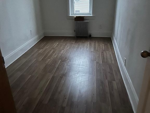 4th image of 996 McLean Ave #2