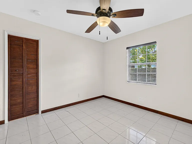 2060 Tropic Isle — Photo 44