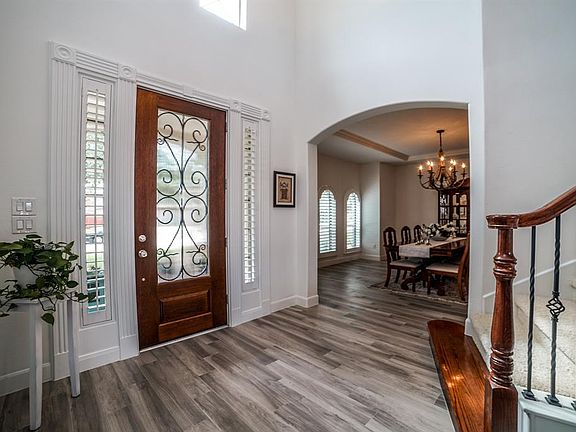 3rd image of 5910 Mesa Brook Ln