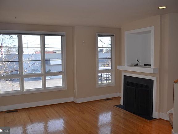 3rd image of 708 N Henry St
