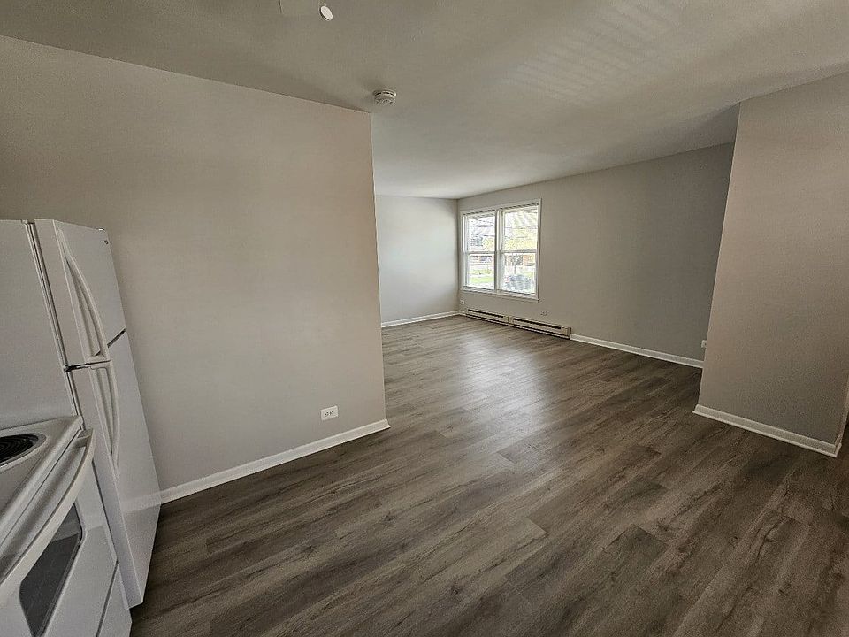 4855 Elm St, Skokie, IL 60077 | Zillow