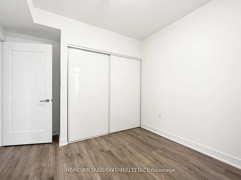 575 Bloor St E #3406 — Photo 6