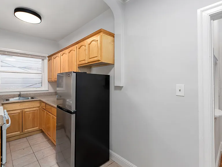 2040 Jefferson St #205 — Photo 7