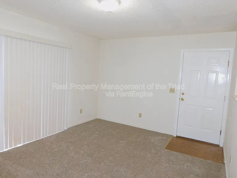 515 Mystic Dr #A — Photo 2