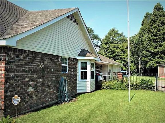 2nd image of 2912 Lake Forest Park Ave