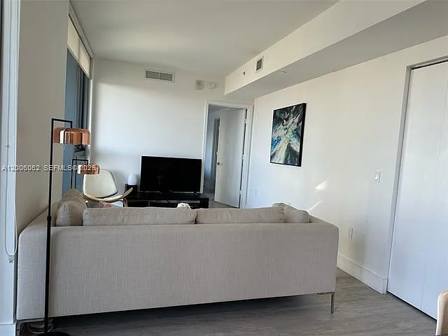 121 NE 34th St #1915 — Photo 38