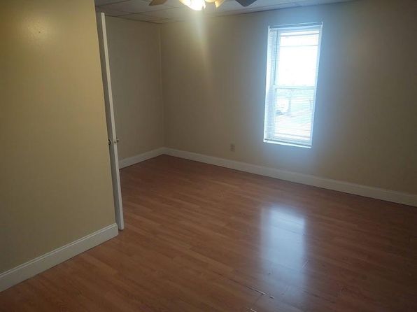 105 W Main St APT 1