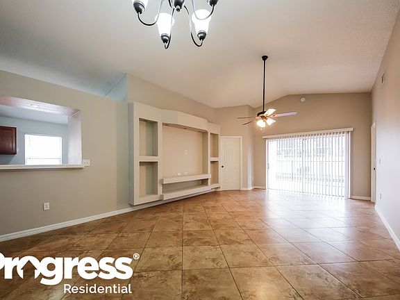 5th image of 17220 Woodcrest Way