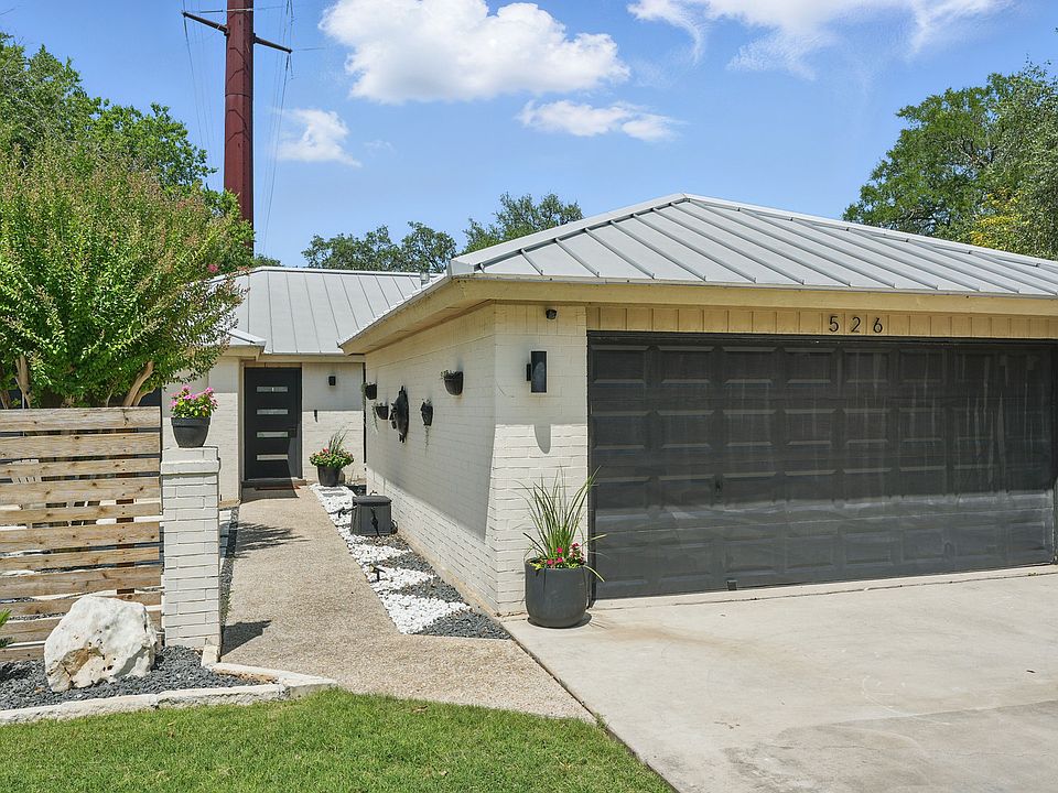 1st image of 526 Oakwood Blvd