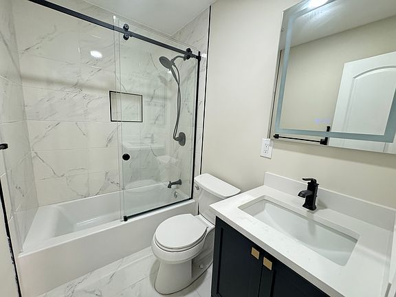 5th image of 234 Lakewood Dr #2