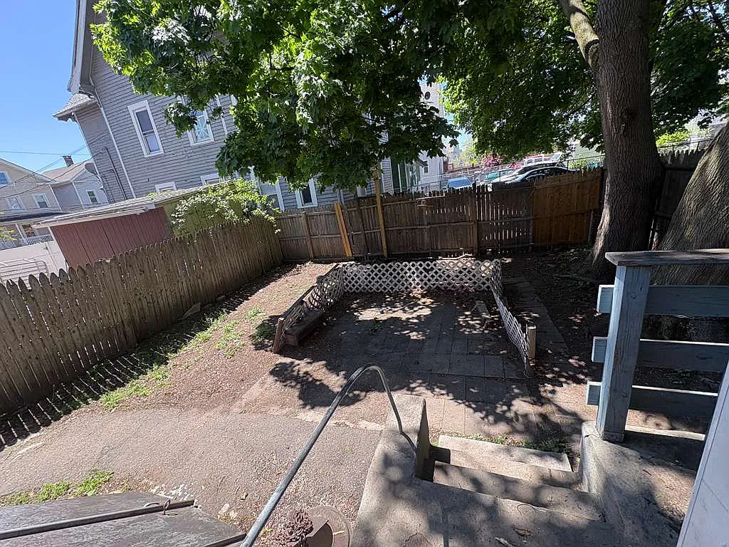 3 bed, 1.5 bath, $2,150 — Photo 2
