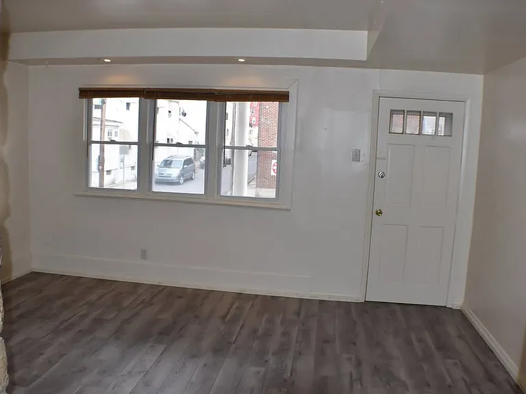 301 W Patterson St — Photo 5