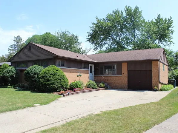 711 W Cathy Ln, Mount Prospect, IL 60056