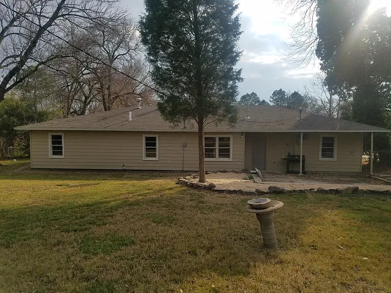 5027 N T St — Photo 3