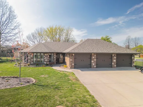 1505 S Meadow Lane, Bolivar, MO 65613