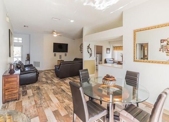 5th image of 302 Tavernier Dr