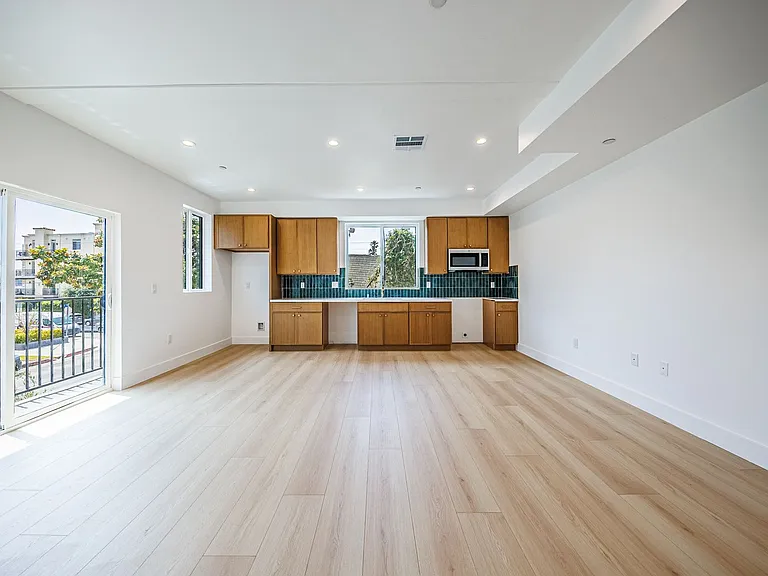 1063 S. Corning St. — Photo 43