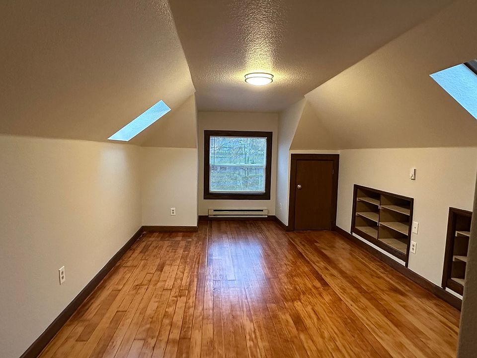 1st image of 1709 NW Glisan St APT 1