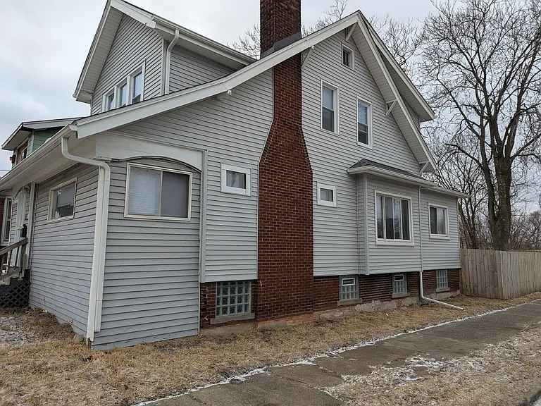 695 Algonquin St — Photo 14