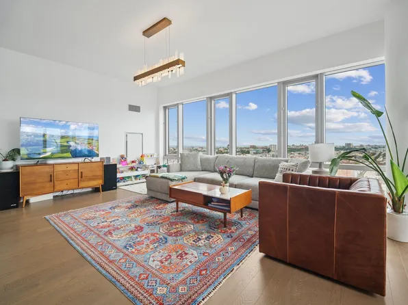 75 Park Lane South image 3 of 45