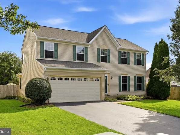 9302 Elise Ct, Manassas Park, VA 20111