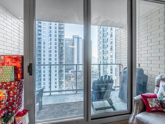 5th image of 420 E Waterside Dr Unit 1103