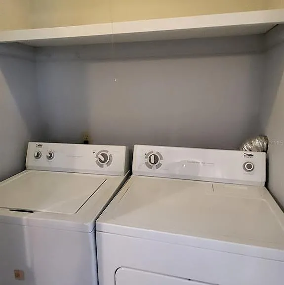 3727 SW 28th Ter #2 — Photo 16