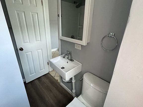 5th image of 4916 Homerlee Ave #2