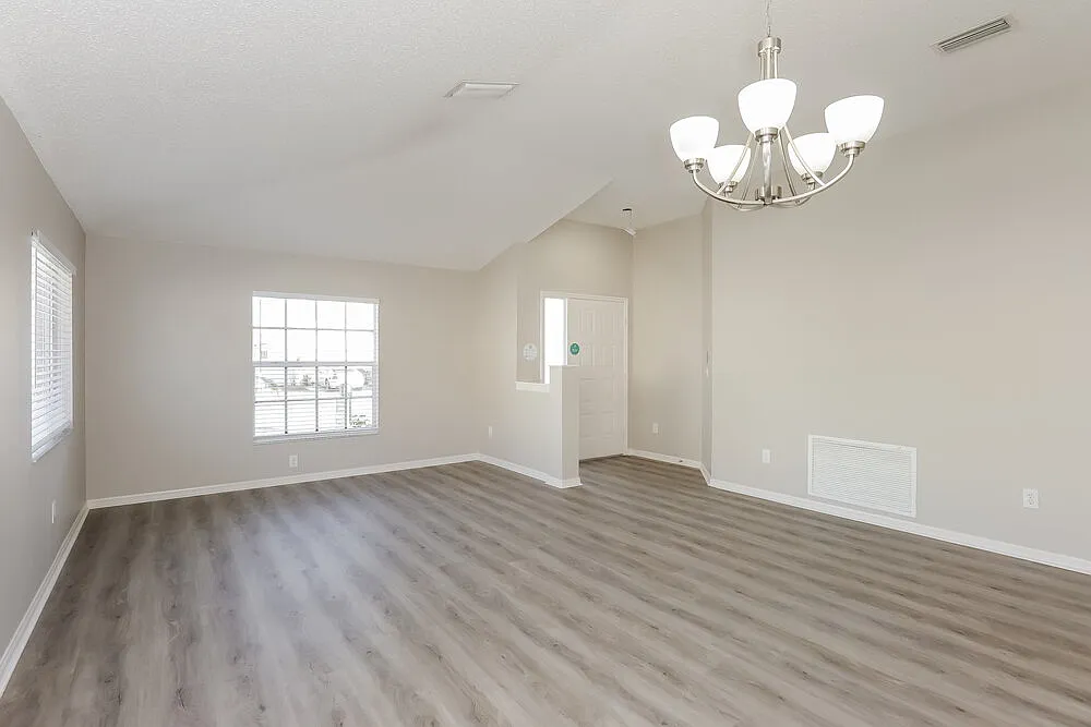 3 bed, 2.0 bath, 2041 sqft, $4,090 — Photo 3