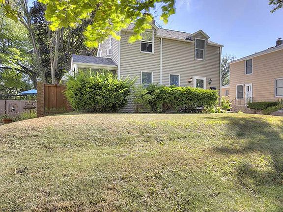 2nd image of 3427 Minnesota Dr