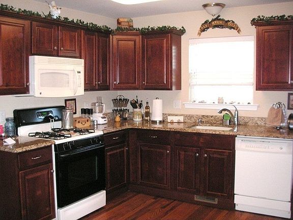 2nd image of 710 Campbell Ave