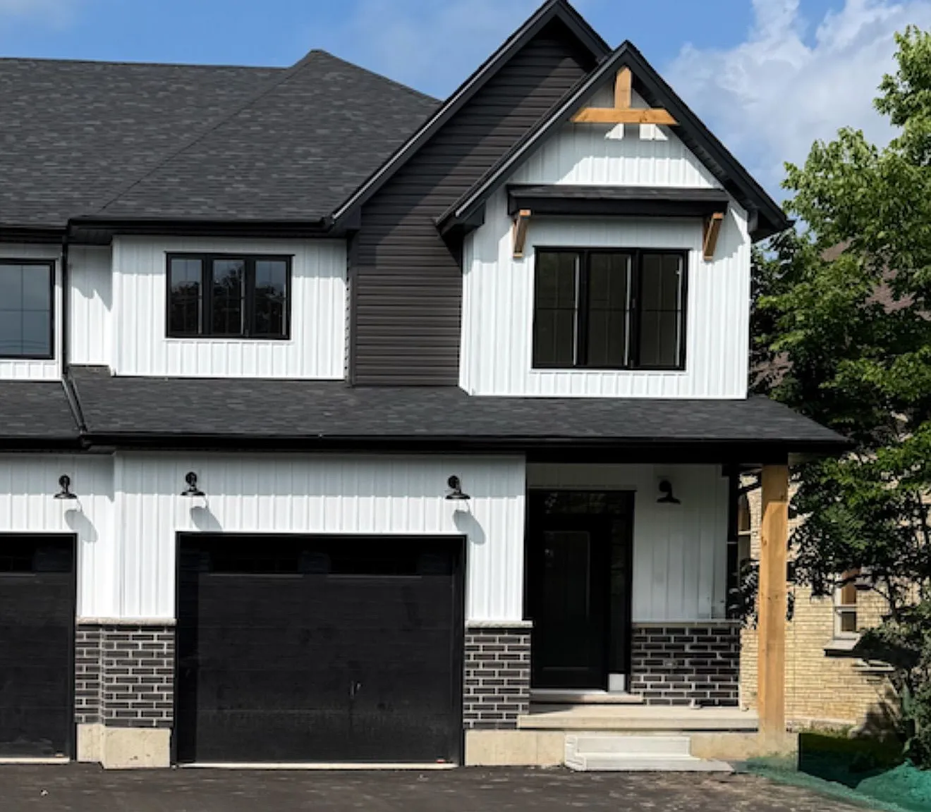4 bed, $2,750 — Photo 1