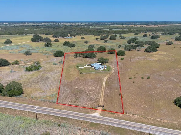 3752 Fm 77, Nixon, TX 78140