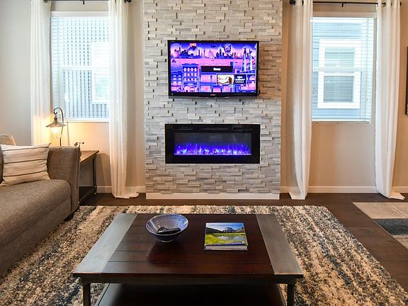 3rd image of 1083 Mountain Dr Unit A