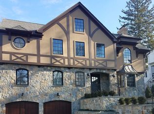 58 Knickerbocker Rd, Manhasset, NY 11030