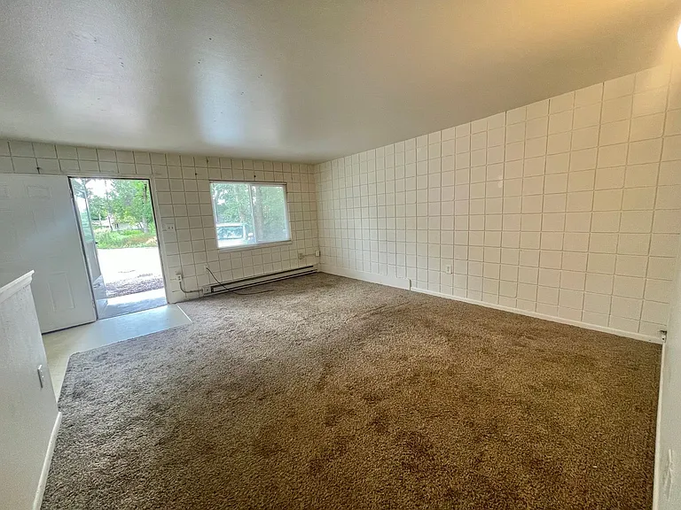 509 S Bryan Ave — Photo 8