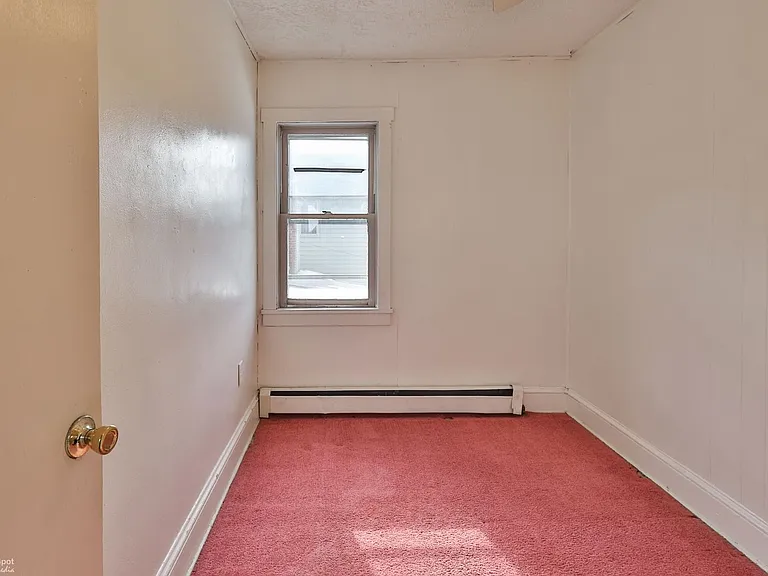 Catawissa St 50 W — Photo 16