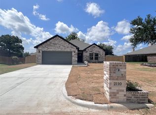 2110 Ridgewood Dr, Bridgeport, TX 76426