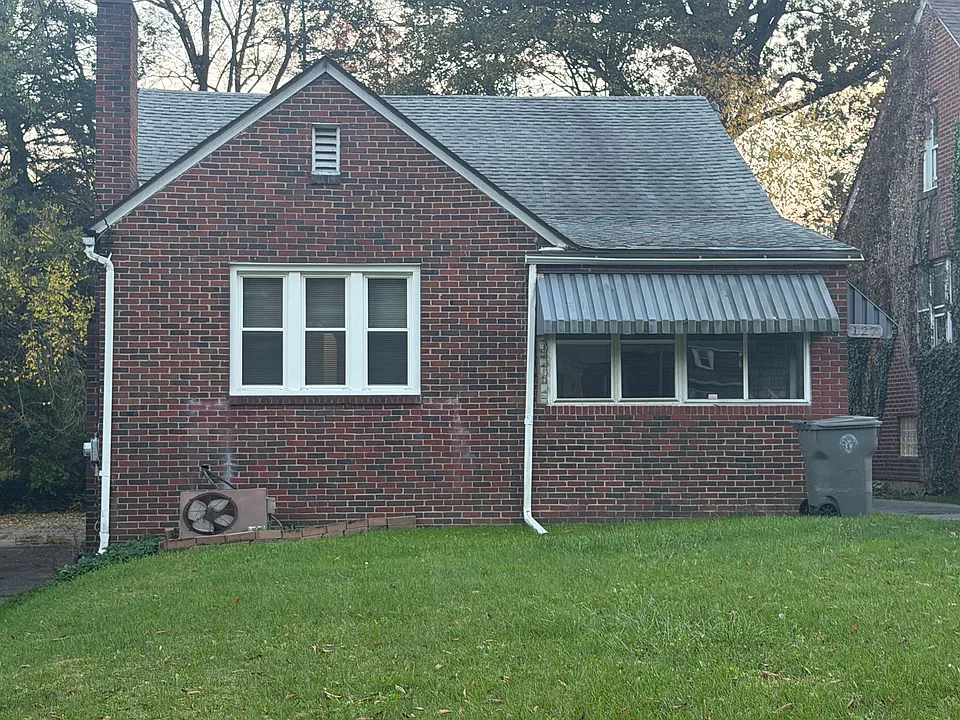 127 Upland Ave