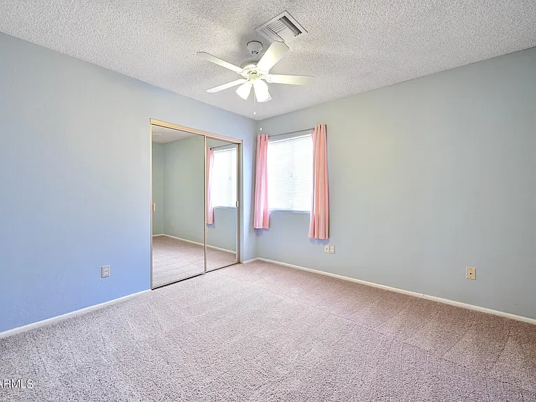 6830 E Paradise Ln — Photo 15