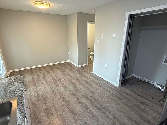 5th image of 6 Raleigh Ct