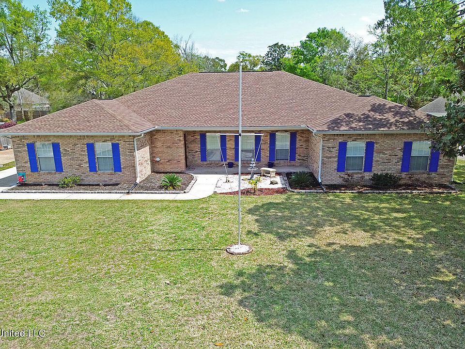 1st image of 424 Saylor Dr