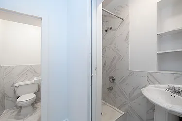 Rented by R New York