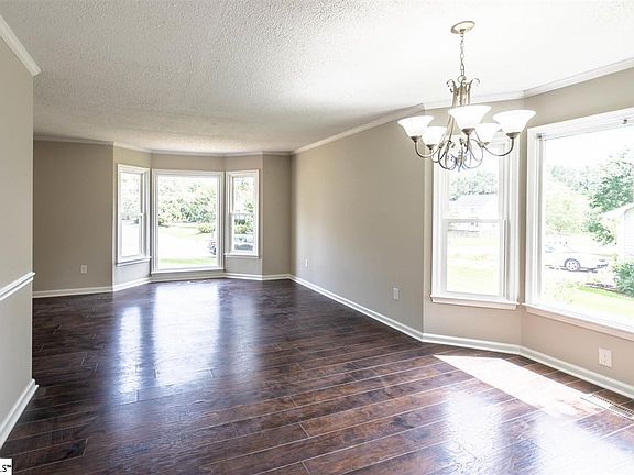 5th image of 305 Keenan Orchard Dr
